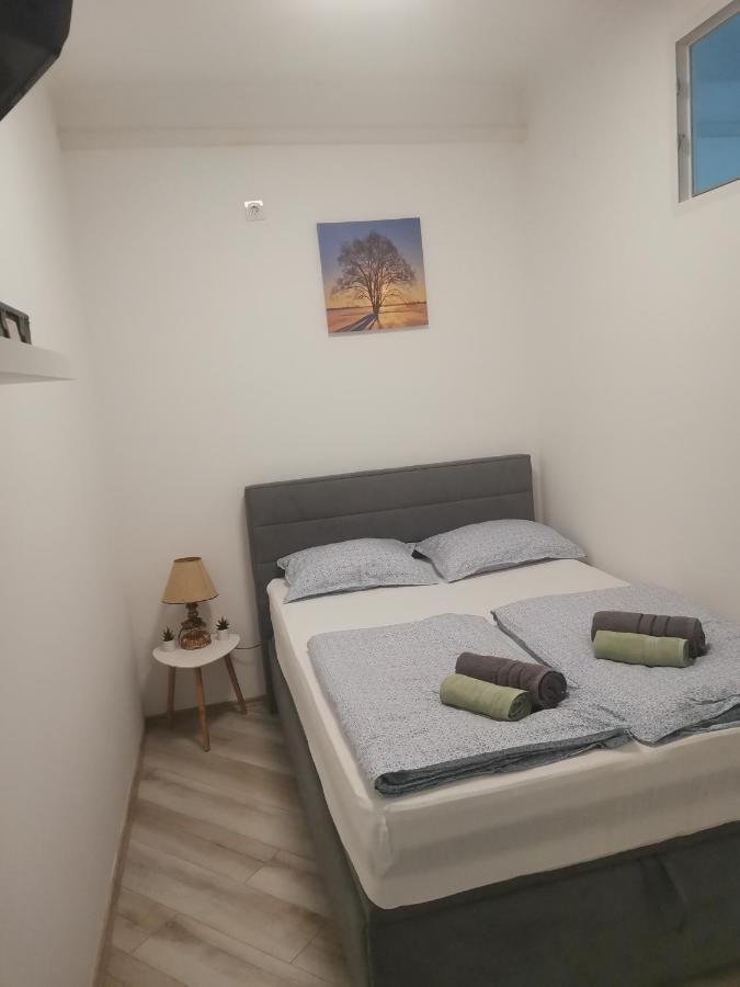 Studio Apartman Kristina Apartman Póla Kültér fotó