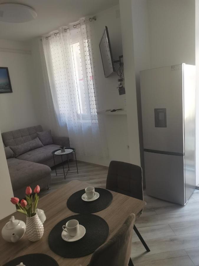 Studio Apartman Kristina Apartman Póla Kültér fotó